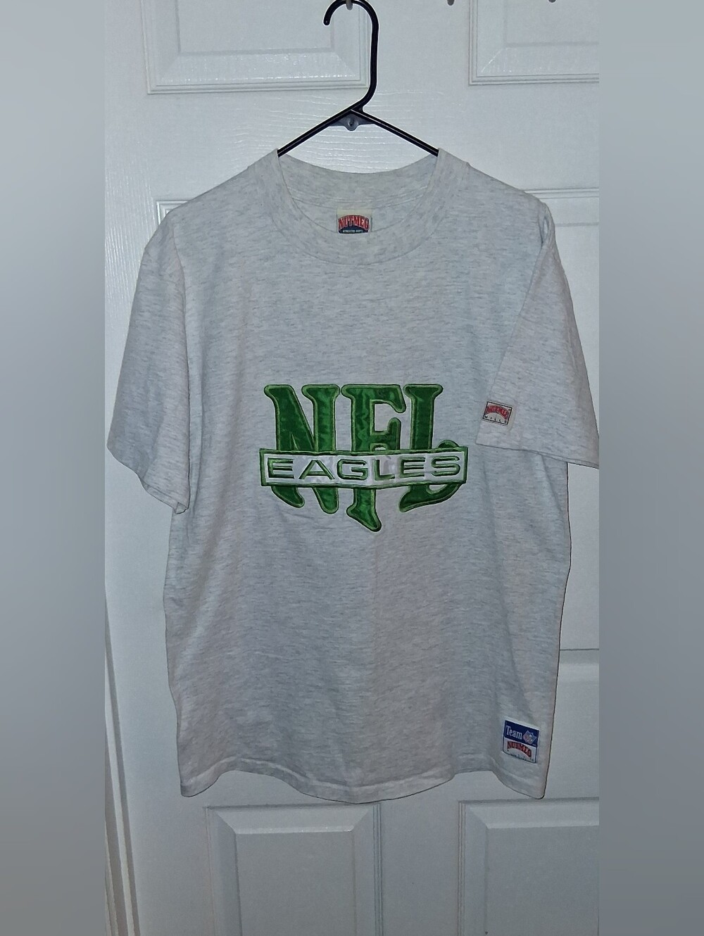 Vintage 1990s Nutmeg Mills Philadelphia Eagles Embroidered Graphic Tee Large